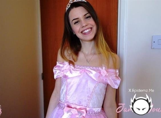 Jamie Young - Cute Princess Gets A Big Surprise! (2020/Jamie-Young.com/FullHD)