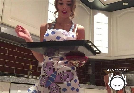 Amateurs - Perfect Housewife (2020/MyFreeCams.com/HD)