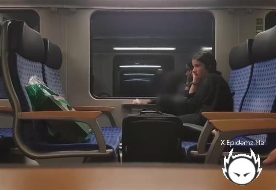 Amateurs - Jerking Off While Watching A Cute Chick On A Train (2020/LoveHomePorn.com/HD)
