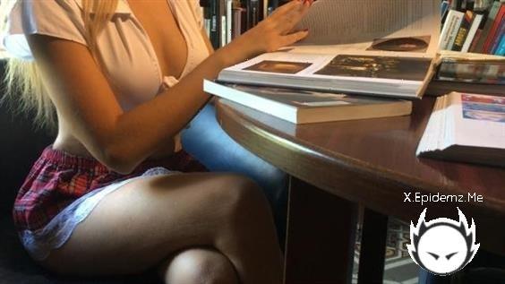 LucaXMia - Law Student Fingering At The Library - French Amateur (2020/PornhubPremium.com/FullHD)