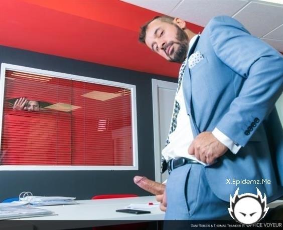 Dani Robles, Thomas Thunder - Office Voyeur (2020/MenAtPlay.com/FullHD)