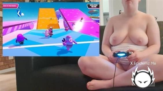 LilMissSarah - Fall Guys Lets Play! But Im A Nude Gamer Girl And You Cum To Me Playing On The Couch (2020/PornhubPremium.com/FullHD)