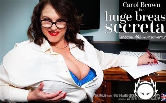 Carol Brown - Huge Breasted Secretary Carol Brown Is Horny At Work (2022/Mature.com/FullHD)