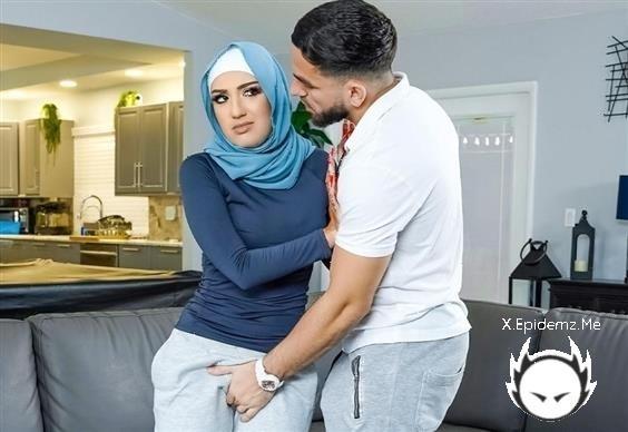 Violet Gems - Getcha Head In The Game (2022/HijabHookup.com/TeamSkeet.com/FullHD)