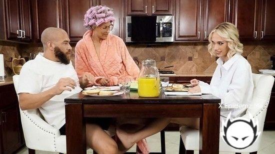 Sky Pierce - Breakfast Sex With Extra Oil (2022/BrazzersExxtra.com/HD)