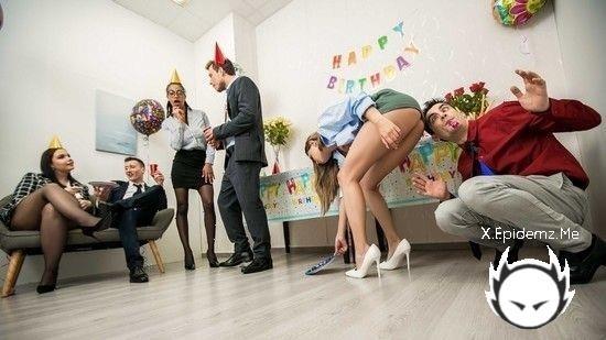 Tina Fire, Irina Cage - Workplace Pussy Party (2022/BrazzersExxtra.com/SD)