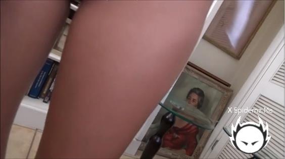 Stephanie West - Daughter Gets Ready For Work (2022/FamilyTherapyXXX.com/SD)