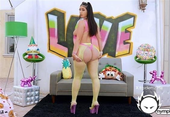 Violet Myers - Busty Violet Myers Gets Dicked Down (2022/Nympho.com/SD)