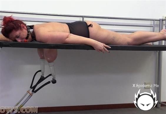 Manuela On The Milking Bed - (2022/HuCows.com/FullHD)