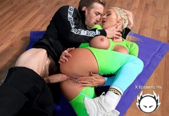 Sienna Day - Stretching Out Siennas Ass (2022/BigWetButts.com/Brazzers.com/SD)