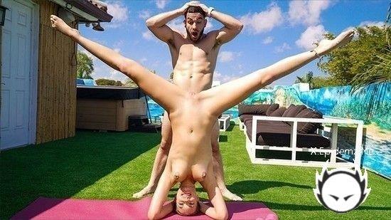 JC Wilds - Outdoor Stretches (2022/TheRealWorkout.com/HD)