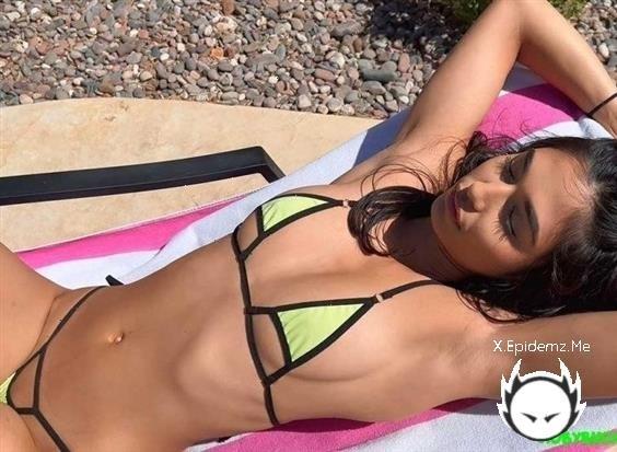 Reina Rae - Reina Raes First Anal (2022/HobyBuchanon.com/SD)