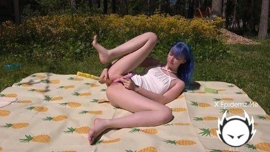 Aubrey Ansel - Bubbly And Blue (2022/ALSScan.com/SD)