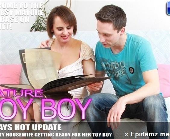 Magda O - Sexy Mature Lady Shows Off Great Bush And Gets Fucked Hard (2022/Mature.com/FullHD)