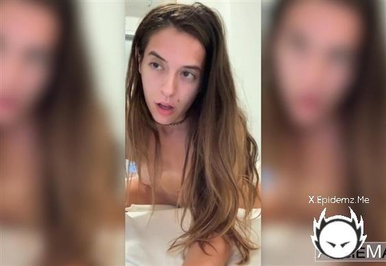 Abbie Maley - Strawberries And Sex Toys (2022/AbbieMaley.com/SD)