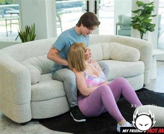 Sara Jay - Horny Milf Sara Jay Gets Titties Massaged By Sons Friend Before He Blow His Load In Her Mouth (2022/MyFriendsHotMom.com/NaughtyAmerica.com/SD)