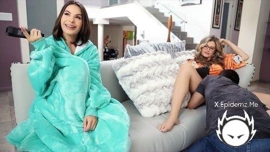 Cory Chase, Nicole Aria - Collecting More Than Rent (2022/FreeUseMILF.com/SD)