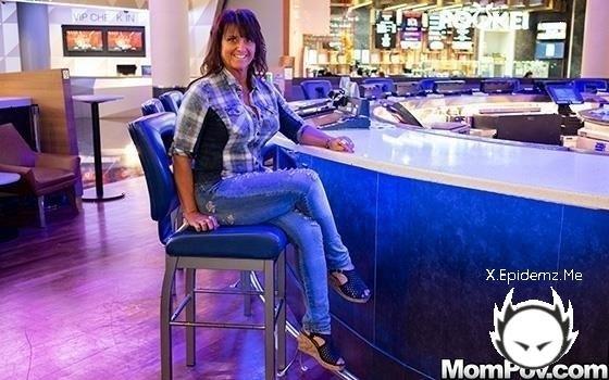 Claresa - Horny Milf Exploring Sexuality (2022/MomPov.com/HD)