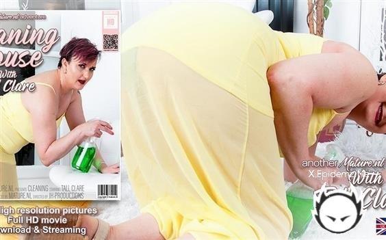 Tall Clare - Cougar Tall Clare Gets Very Frisky During Cleaning At Home (2022/Mature.com/FullHD)