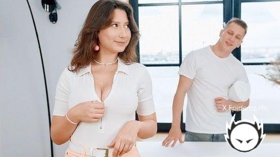 Lola Bredly - Tricky Masseur (2022/TrickyMasseur.com/HD)