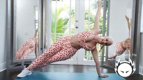 Kate Dee - A Warm Welcome (2022/MilfBody.com/HD)