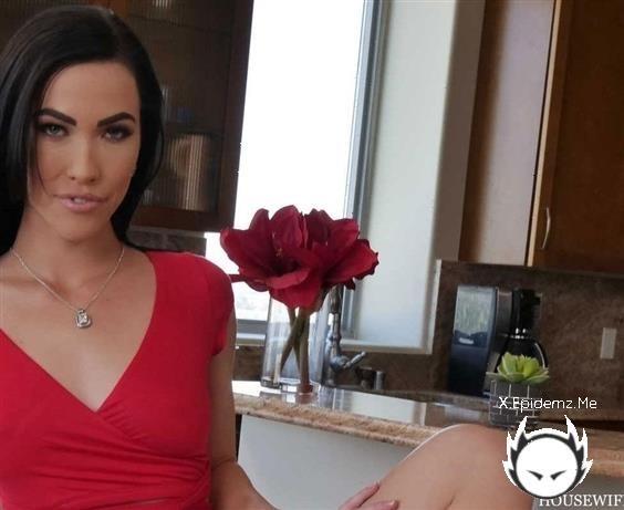 Diana Grace  - Diana Grace Helps Husband Relieve Stress Before Heading Off To Work (2022/HouseWife1On1.com/NaughtyAmerica.com/SD)