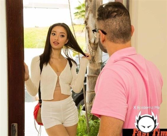 Scarlett Bloom  - Scarlett Bloom Fucks Her Neighbor Minutes After Meeting Him (2022/FastTimes.com/NaughtyAmerica.com/HD)