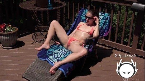 Nadia Noja - Garter And Gape Bts (2022/ALSScan.com/SD)