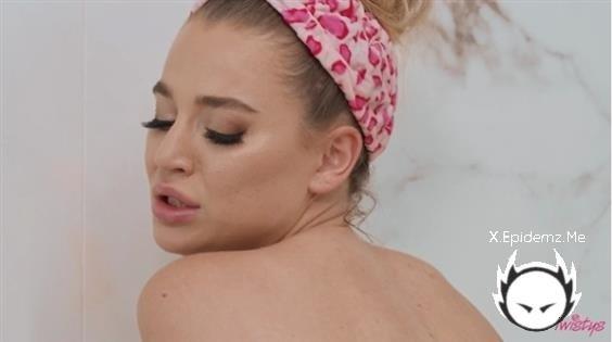 Savannah Bond, Blake Blossom - Feeling The Heat (2022/WhenGirlsPlay.com/SD)