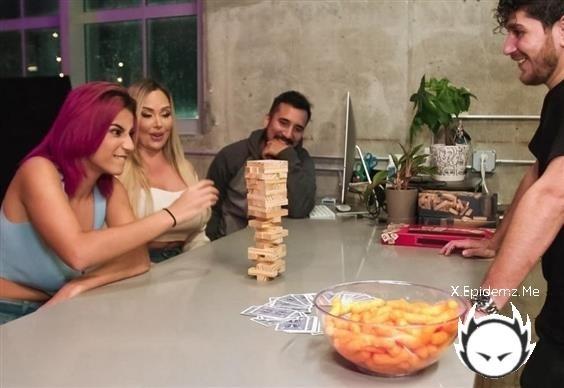 Roxie Sinner, Callie Brooks - New Relation-Tits Energy (2022/RKPrime.com/RealityKings.com/FullHD)