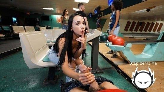 Jadynn Stone - Beach Days And Beach Fucks (2022/MonsterCurves.com/HD)