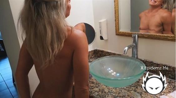 Madison Brite - Athletic Blonde Milf (2022/FTVMilfs.com/SD)