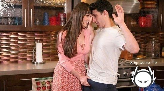 Lexi Luna - Mommy Blows Best (2022/MommyBlowsBest.com/SD)