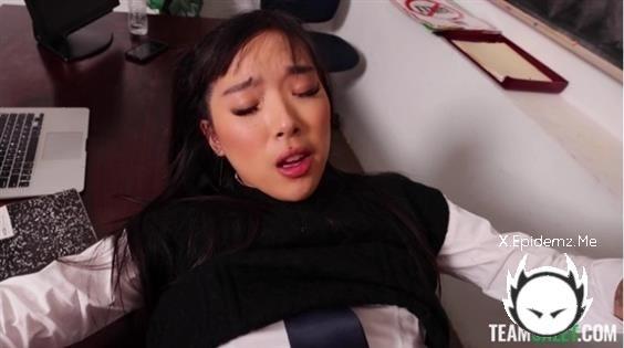 Elle Lee - A Cock For Reference (2022/InnocentHigh.com/SD)