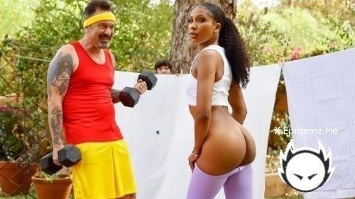 Olivia Jayy - Milf Workout Teases Pervy Neighbor (2022/Milfed.com/FullHD)