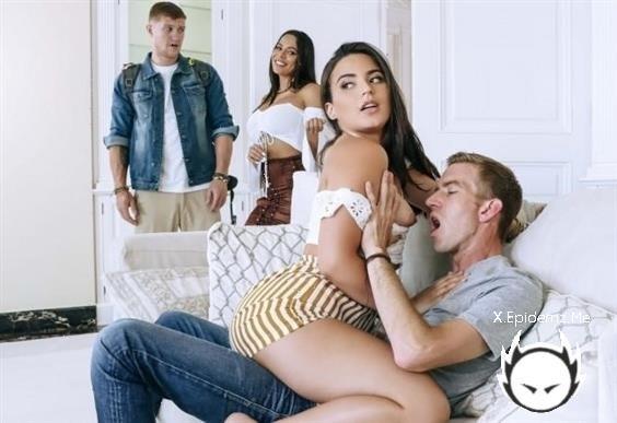 Luna Star, Ariana Van X - Tourist Trap - Episode 1 (2022/DigitalPlayground.com/FullHD)