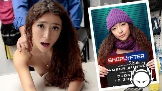 Amber Summer - The Happy Holidays Thief (2022/Shoplyfter.com/SD)