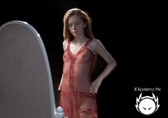 Lilian Erotic - Dress (2022/FineErotica.com/4K)