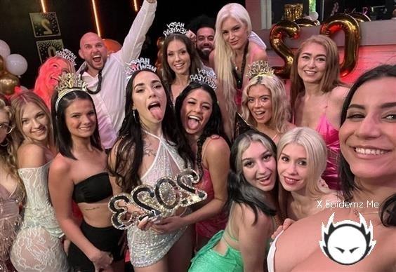 Serena Santos, Slay Savage, Roxie Sinner, Gaby Ortega - Fuck Into The New Year! (2023/InTheVip.com/RealityKings.com/FullHD)