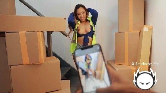 Samantha Lexi - Unboxing Her Box At Work (2023/IKnowThatGirl.com/HD)