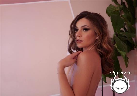 Stephanie Manescu - Urban Abode (2023/PlayboyPlus.com/FullHD)
