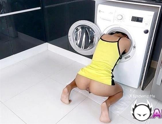 Anal Jesse - Help Step-Daddy I Am Stuck - Washing Machine Anal (2023/AnalJesse.com/ManyVids.com/FullHD)