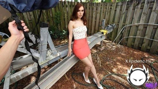 Kiki Vidis - Stepmom Ends Her Dick Drought (2023/BrattyMILF.com/SD)