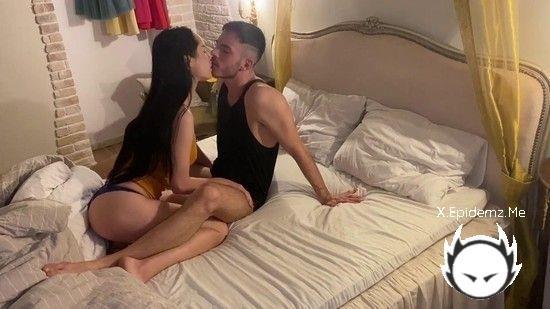 Juicy Leila - Wild Orgasm For Gorgeous Brunette Slut (2023/DTFSluts.com/SD)