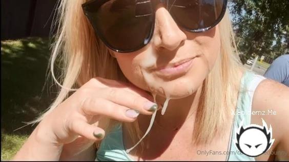 Cumcoveredbunny - Neighborhood Walk (2022/Onlyfans.com/FullHD)