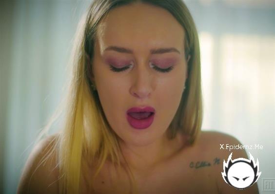 Elena Lux - Luxury Girl Wet Her Panties (2023/Fitting-Room.com/FullHD)