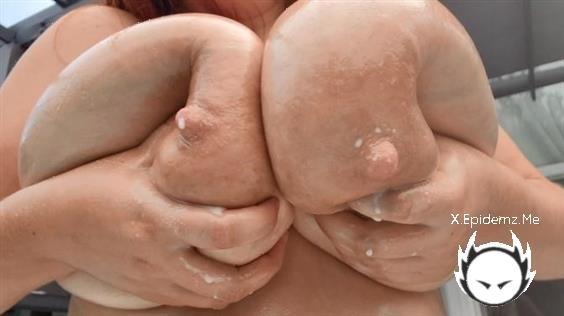 Annabelle Rogers - Poolside Slo-Mo Oiled Big Boobs Bouncing And Squirting Milk (2023/Manyvids.com/FullHD)