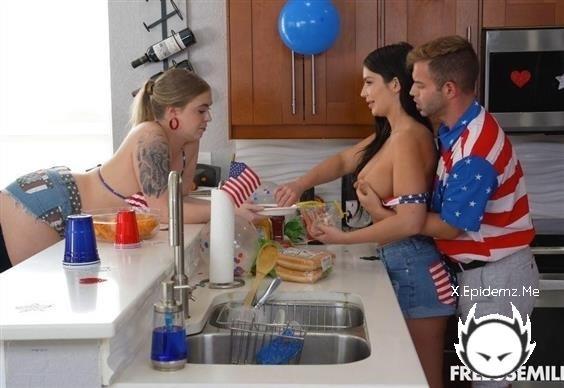 Krissy Knight, Alexa Payne - Happy Freeuse Fourth Of July (2023/FreeUseMilf.com/MYLF.com/FullHD)