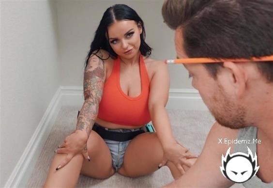 Payton Preslee - Handyman Stepdaddy Gets Fucked (2023/BrazzersExxtra.com/Brazzers.com/HD)