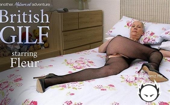 Fleur - Horny British Granny Fleur Rubbing Her Mature Pussy On Bed (2023/Mature.com/FullHD)